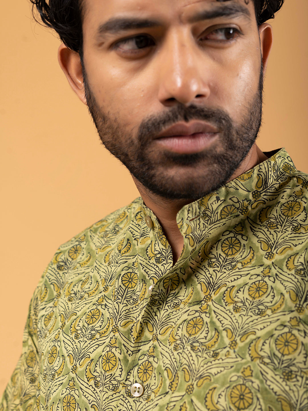 Mens Green Printed Mandarin Collar Full-Sleeve Shirt